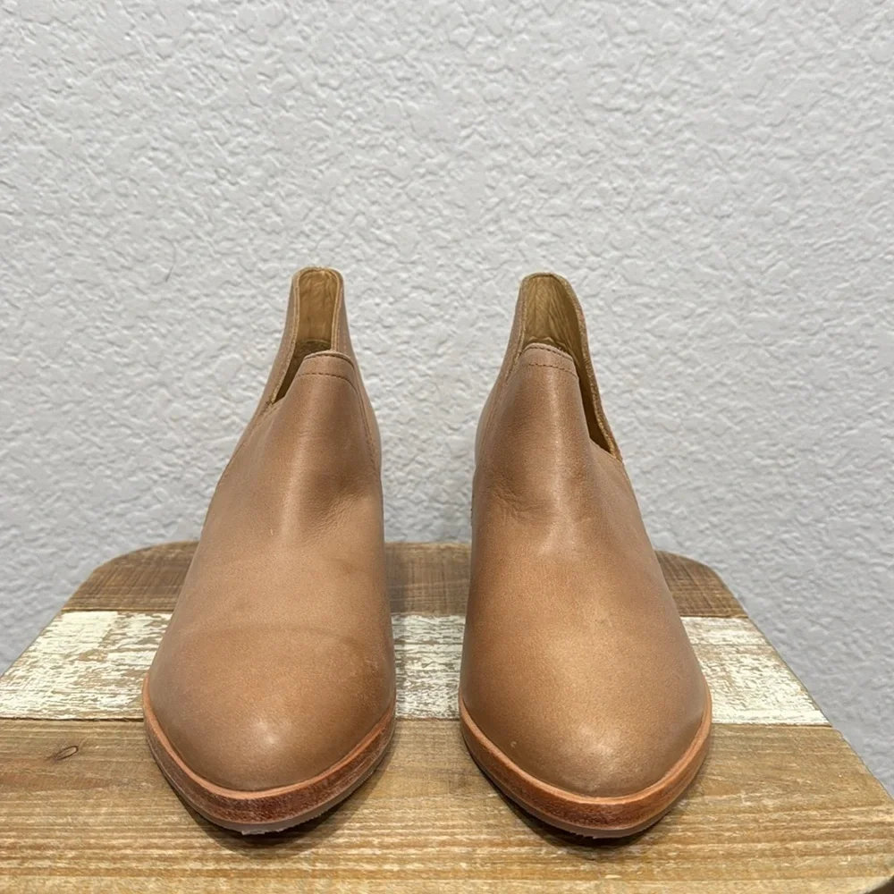 Nisolo  Everyday Leather Ankle Bootie Almond Size 7